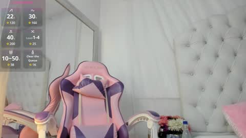 Snapshot of kamila_arias chatting on January 6, 12:24 pm online show from January 6, 12:24 pm