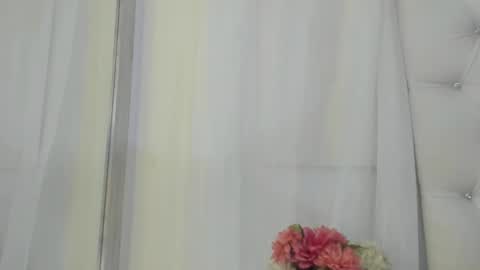 Snapshot of kamila_arias chatting on March 7, 12:12 pm online show from March 7, 12:12 pm