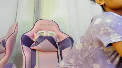 Snapshot of kamila_arias chatting on February 3, 12:03 pm online show from February 3, 12:03 pm