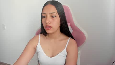 karely_sweet_ online show from July 1, 2:38 pm