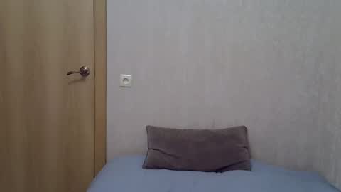 karennelsonx online show from October 8, 8:40 am