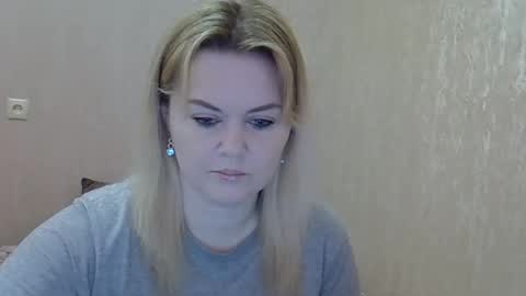 karennelsonx online show from February 19, 12:00 pm