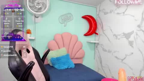 Snapshot of karime_sexygirl chatting on September 16, 2:47 pm Karime online show from September 16, 2:47 pm