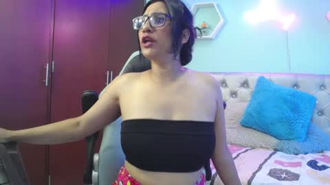 Snapshot of karime_sexygirl chatting on January 20, 9:22 pm Karime online show from January 20, 9:22 pm