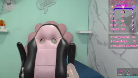 Snapshot of karime_sexygirl chatting on February 6, 9:38 pm Karime online show from February 6, 9:38 pm