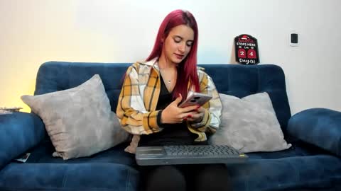 Snapshot of karina2smith chatting on December 3, 3:40 am karina online show from December 3, 3:40 am