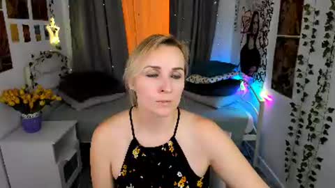 Snapshot of karinella_x chatting on March 2, 9:08 pm Karina online show from March 2, 9:08 pm