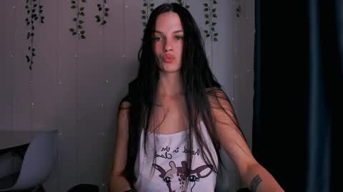Snapshot of karla_lim chatting on September 19, 1:54 pm karla_lim online show from September 19, 1:54 pm