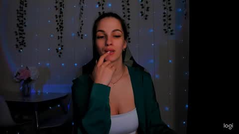 Snapshot of karla_lim chatting on February 12, 9:11 pm karla_lim online show from February 12, 9:11 pm