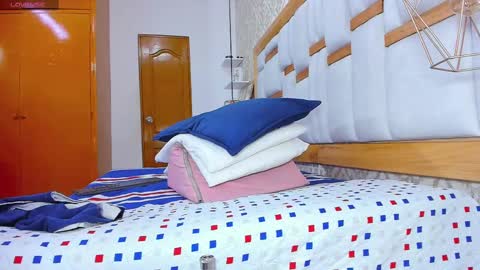 Snapshot of karla_wonderful chatting on October 7, 7:29 pm karolina online show from October 7, 7:29 pm