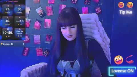 Caroline online show from January 18, 7:04 am