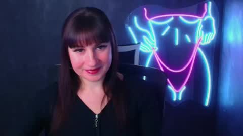 Caroline online show from December 18, 7:15 am