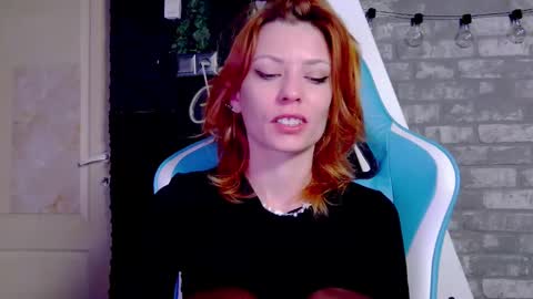 Snapshot of karoline121 chatting on March 8, 4:20 am karoline121 online show from March 8, 4:20 am