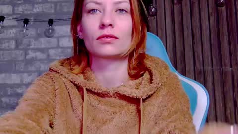Snapshot of karoline121 chatting on February 18, 4:04 am karoline121 online show from February 18, 4:04 am