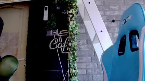 Snapshot of karoline121 chatting on March 8, 3:11 pm karoline121 online show from March 8, 3:11 pm
