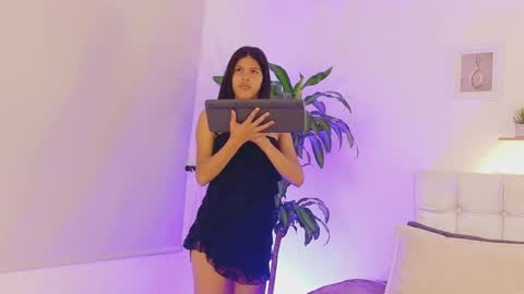 karolpetite online show from September 11, 5:35 pm