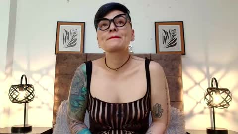 kat paradisse online show from February 4, 2:31 pm