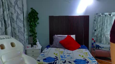 kate online show from March 11, 9:50 pm