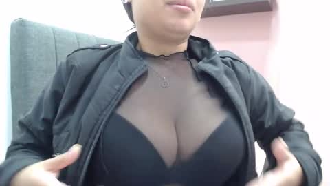 Kari online show from October 25, 2:03 pm