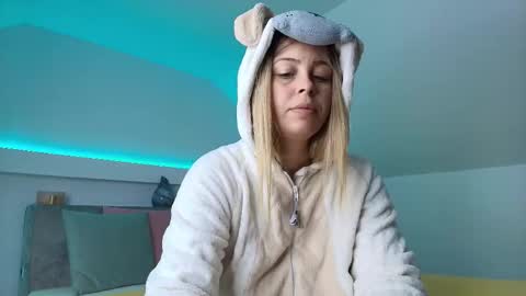 KateAllyaa online show from December 21, 8:51 am