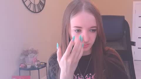 Snapshot of katekayer chatting on September 18, 8:46 am katekayer online show from September 18, 8:46 am