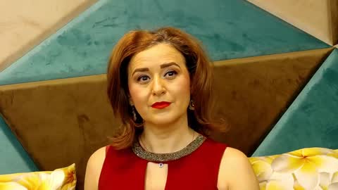 KateQueenston --  online show from December 20, 4:46 pm