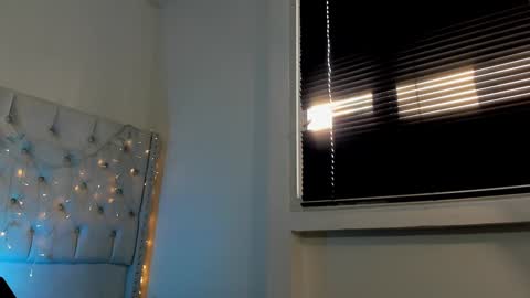 Snapshot of katestone_again chatting on January 10, 2:34 pm love meeee online show from January 10, 2:34 pm