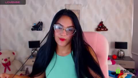 Snapshot of katha_18 chatting on November 1, 1:37 pm katy online show from November 1, 1:37 pm