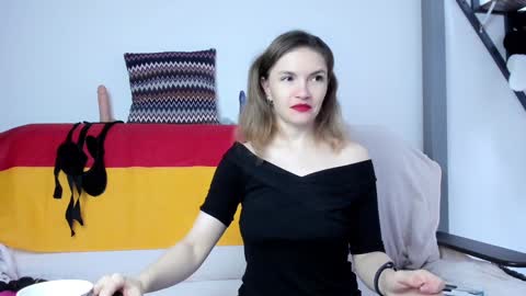 Katherine online show from December 5, 3:28 pm