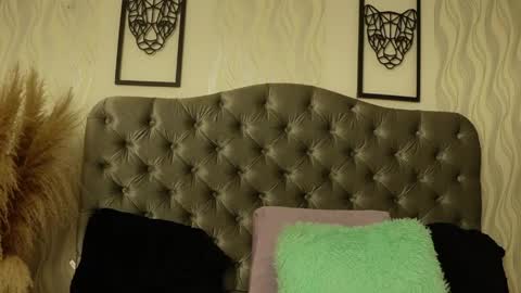 kathh_latorre online show from April 18, 1:35 pm