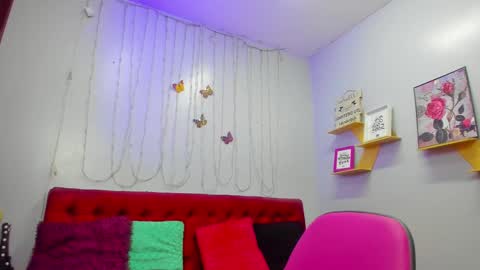 Snapshot of kathina_giraldo chatting on February 20, 12:36 pm Paola online show from February 20, 12:36 pm