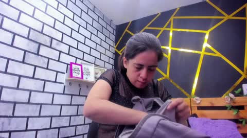 Snapshot of kathina_giraldo chatting on December 24, 2:12 pm Paola online show from December 24, 2:12 pm