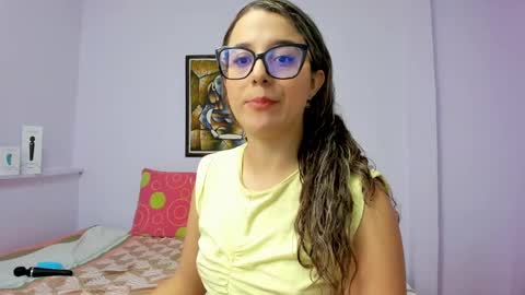Snapshot of katia_foxx chatting on February 6, 12:37 pm Khaterine online show from February 6, 12:37 pm