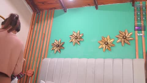 K A T L Y N  online show from December 16, 7:31 pm