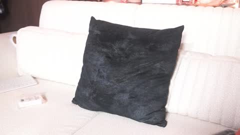 K A T L Y N  online show from January 15, 9:21 pm