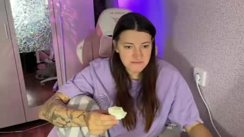   naked in pvt show 100 tk online show from April 21, 9:38 am