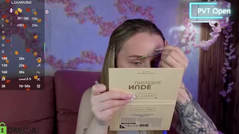 Katrina Bail online show from November 30, 1:54 am