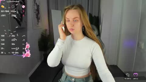 Katrina Bail online show from March 4, 1:12 am