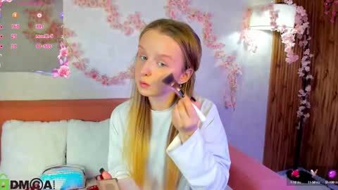 Katrina Bail online show from October 6, 1:33 am