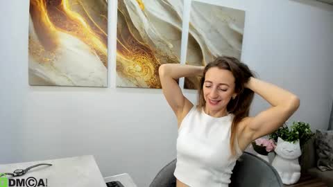 katrina_foks online show from November 20, 9:43 am