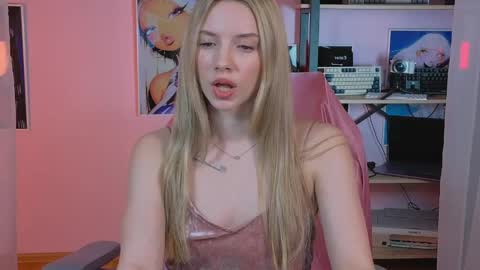 katt_yy online show from March 20, 5:45 am
