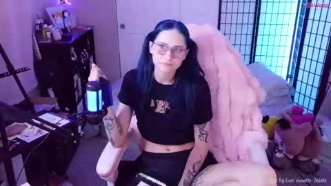 Kat Woods online show from July 3, 1:00 am