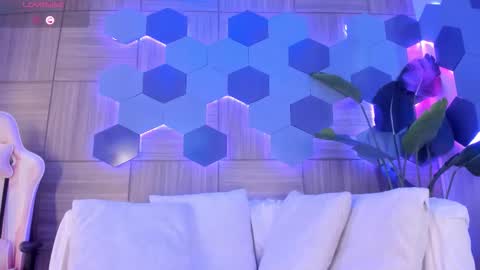    online show from March 16, 8:02 pm