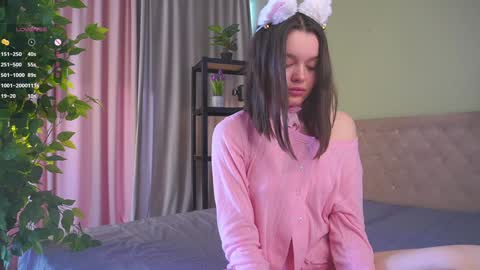 Mia  Lovense is active Private is Open online show from September 17, 5:05 am