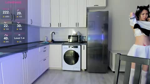 mai online show from April 23, 2:08 pm