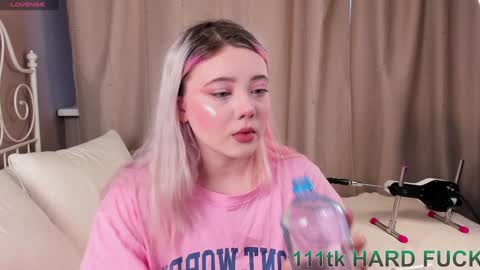 Yuki  online show from January 20, 8:41 am