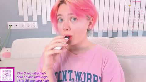 Yuki  online show from October 13, 7:00 am