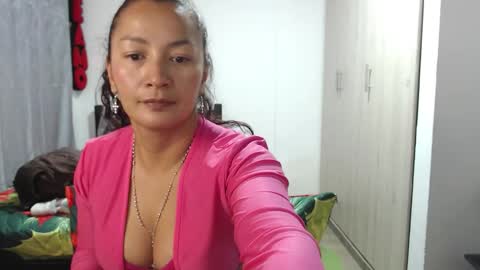  Khawit  online show from December 3, 8:17 am