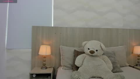   online show from October 18, 11:24 am