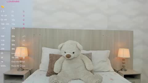   online show from October 29, 11:25 am